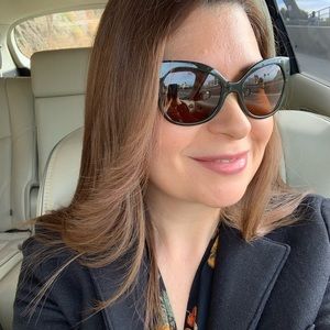 Meet your Posher, Gina